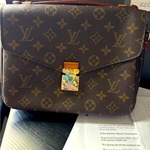 Louis Vuitton Purse